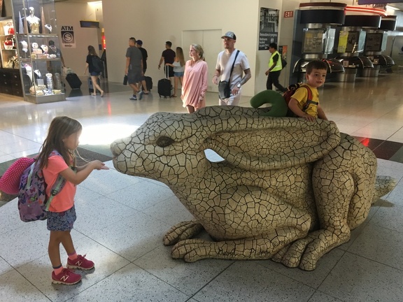 Bunny Statue Las Vegas Airport1